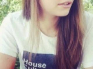 에로틱 한 영상 채팅 rozallinaa