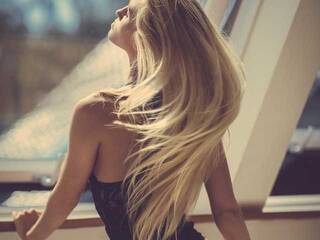 에로틱 한 영상 채팅 Rozarr