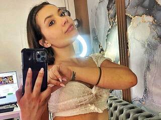 에로틱 한 영상 채팅 RubyxBanks