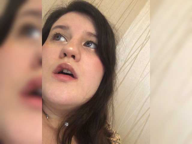 방송 스크린 샷 SaanviUwU