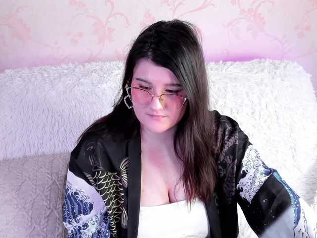 방송 스크린 샷 SaanviUwU