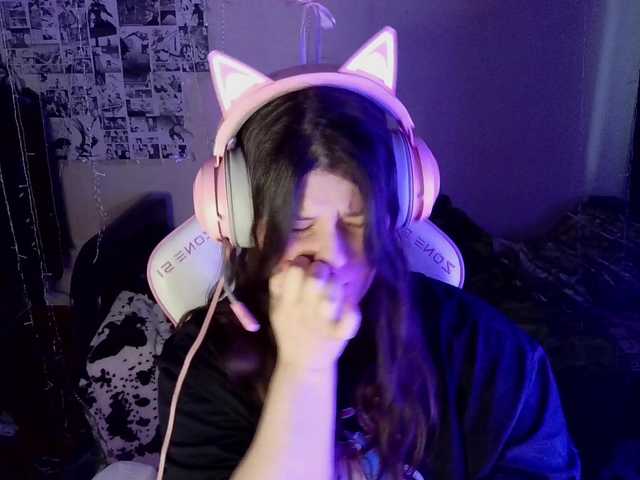 방송 스크린 샷 SaanviUwU