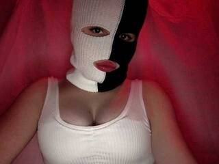 에로틱 한 영상 채팅 Kissska