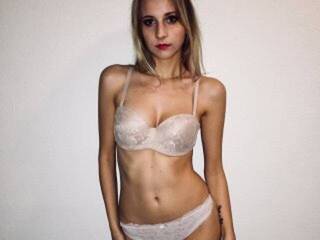 에로틱 한 영상 채팅 SallyStudent