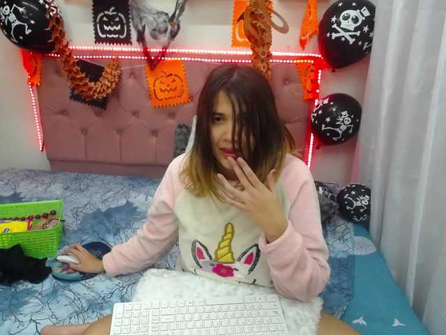 방송 스크린 샷 SalmaChaur