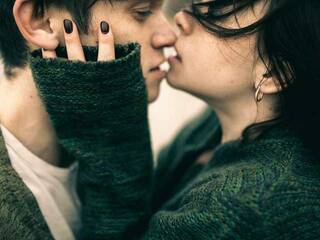 에로틱 한 영상 채팅 Saloreya