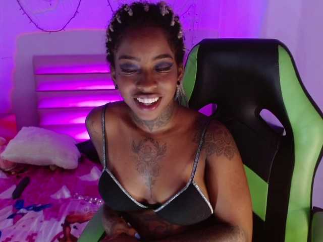 방송 스크린 샷 samantaafox