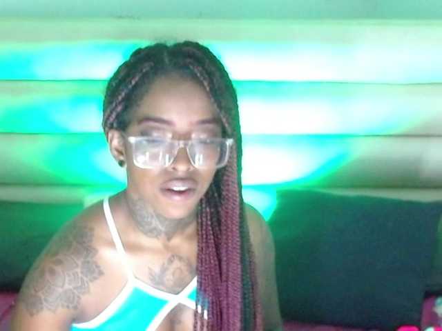 방송 스크린 샷 samantaafox