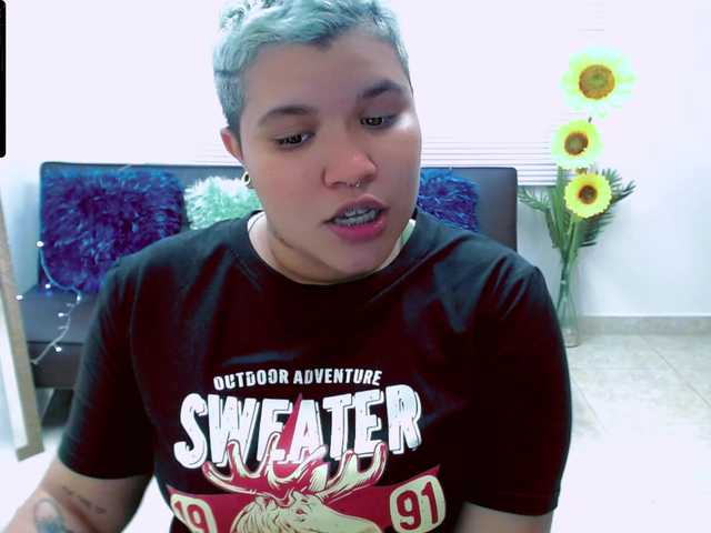 방송 스크린 샷 LilyJames