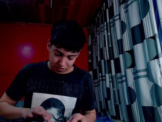 에로틱 한 영상 채팅 SammiAndSoffi