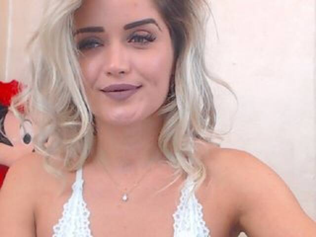 방송 스크린 샷 Sandy-Bella