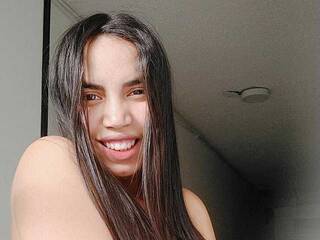 에로틱 한 영상 채팅 SapphiraBron