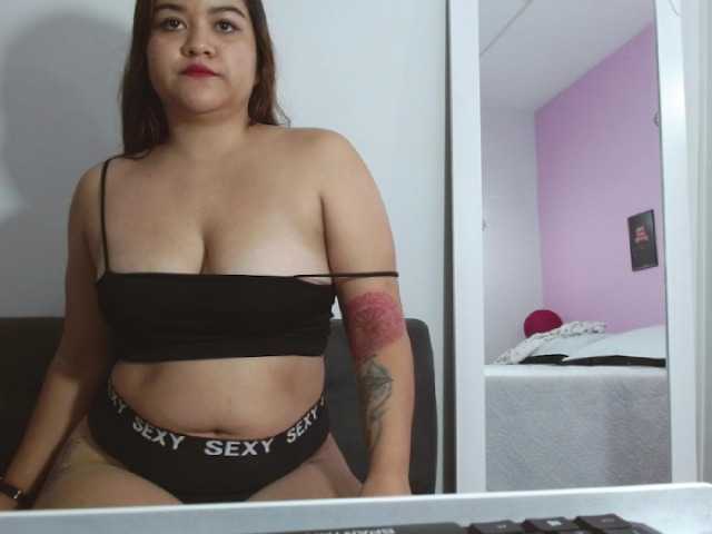 사진 SaraFranco I am new here! Welcome guys♥ #curvy #new #brunette