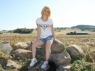 에로틱 한 영상 채팅 SarahAnn