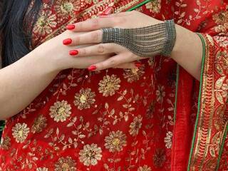 에로틱 한 영상 채팅 Saranya