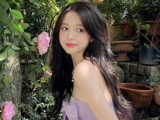 에로틱 한 영상 채팅 Sari94