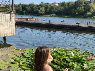 에로틱 한 영상 채팅 SarraMelluBabe