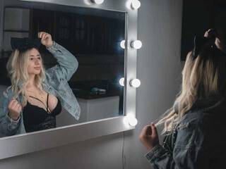 에로틱 한 영상 채팅 Sasha-Lorent