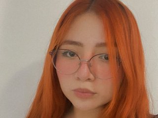 에로틱 한 영상 채팅 SashaAdamss
