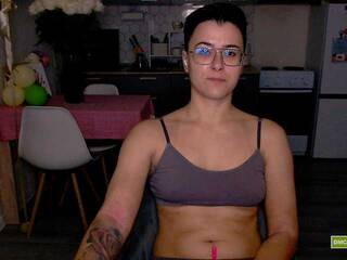 에로틱 한 영상 채팅 Sashanotfound