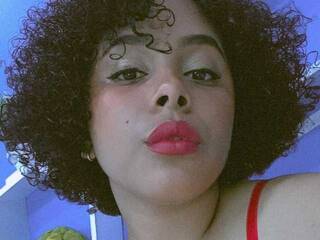 에로틱 한 영상 채팅 SashaStonee