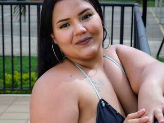 에로틱 한 영상 채팅 Sashira