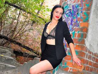 에로틱 한 영상 채팅 SayaDevii