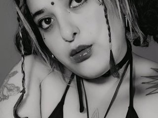 에로틱 한 영상 채팅 Taravinter93