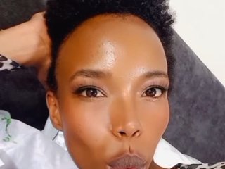 에로틱 한 영상 채팅 ScarlettDiorFoxx
