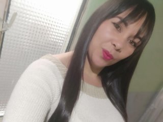 에로틱 한 영상 채팅 SelennaRouss