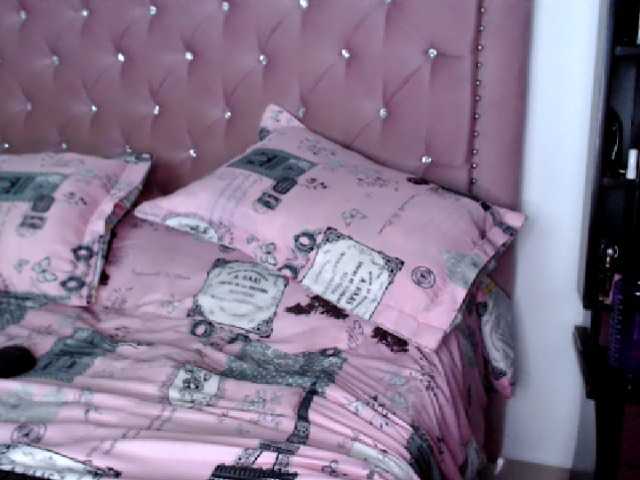 방송 스크린 샷 SelinnaEvans