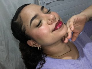 에로틱 한 영상 채팅 SelinneRouge