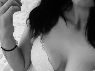 에로틱 한 영상 채팅 Sereness