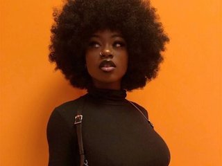 에로틱 한 영상 채팅 Sexy-Aliyah