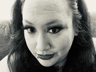 에로틱 한 영상 채팅 SexyGothNerd90