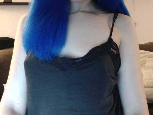 사진 Bluerazz18 Welcome all! Tip for #lush!! Follow, show support and leave comments to show love! TwitterOnlyFans: @neonsmurfette