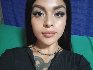 에로틱 한 영상 채팅 Sharlote-Williams