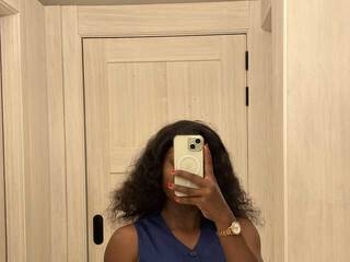 에로틱 한 영상 채팅 ShySerena