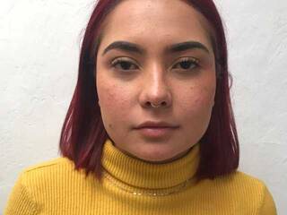 에로틱 한 영상 채팅 simona-fire