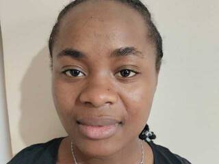 에로틱 한 영상 채팅 Simona-Q