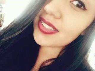 에로틱 한 영상 채팅 Simone-Allen