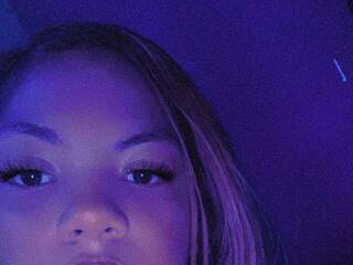 에로틱 한 영상 채팅 SofiaaSweet