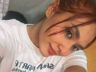 에로틱 한 영상 채팅 SofiiaJames