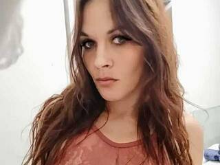 에로틱 한 영상 채팅 SonyaRed