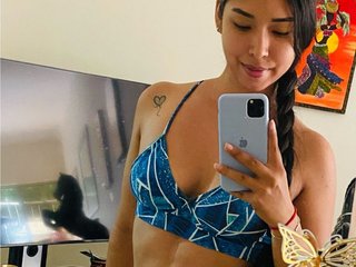 에로틱 한 영상 채팅 SophiaOrtiiz
