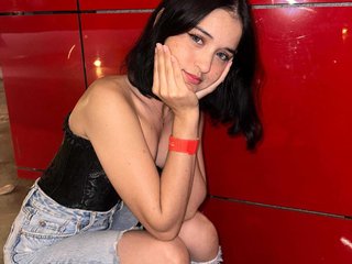 에로틱 한 영상 채팅 SophieeJacobs