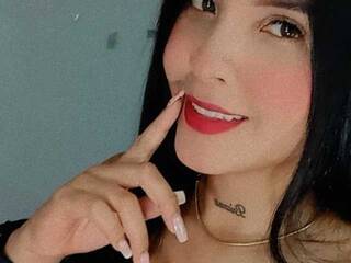 에로틱 한 영상 채팅 SophieSommers