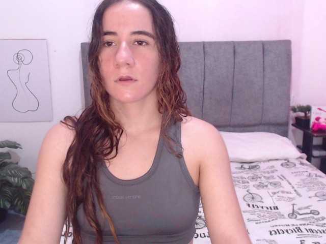 방송 스크린 샷 SophieWils