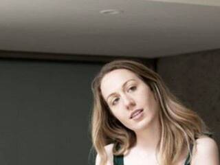 에로틱 한 영상 채팅 StephanieGrey