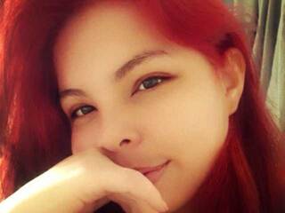 에로틱 한 영상 채팅 Nicki-latina